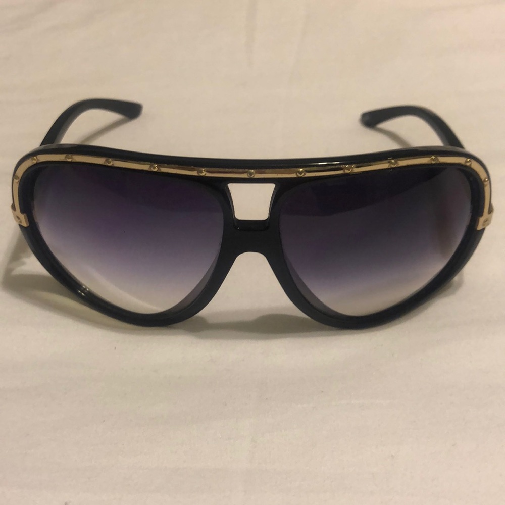 Marc Jacobs oversized black sunglasses